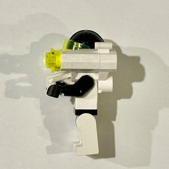 LEGO🚀🧑‍🚀 Blacktron 2 Spaceman Minifigure w/ Jet Pack (sp051 or sp055) - Picture 15 of 16
